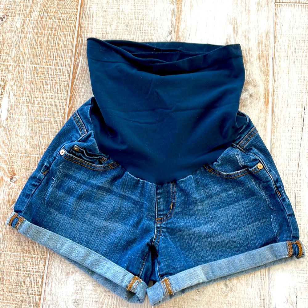 Maternity short jeans